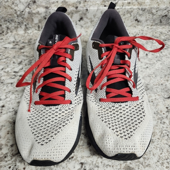 BROOKS REVEL 4 Running Sneakers White/Black/Red Mens Sz 10.5D #1103471D151 - Picture 2 of 6